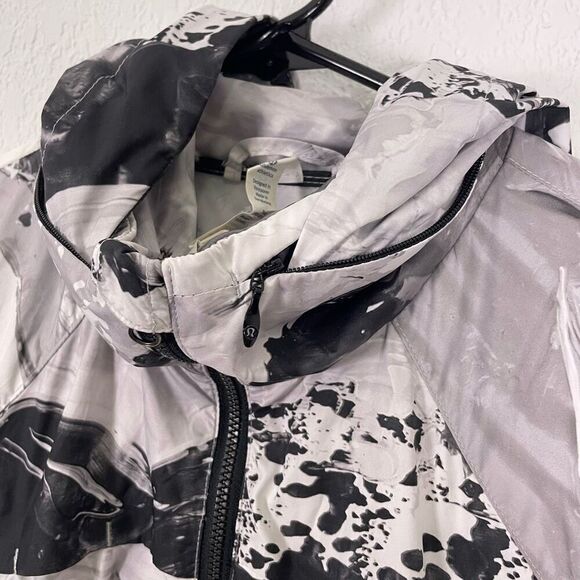 Lululemon White with Black & Grey Abstract Patterned Hooded Windbreaker Jacket - Picture 5 of 7
